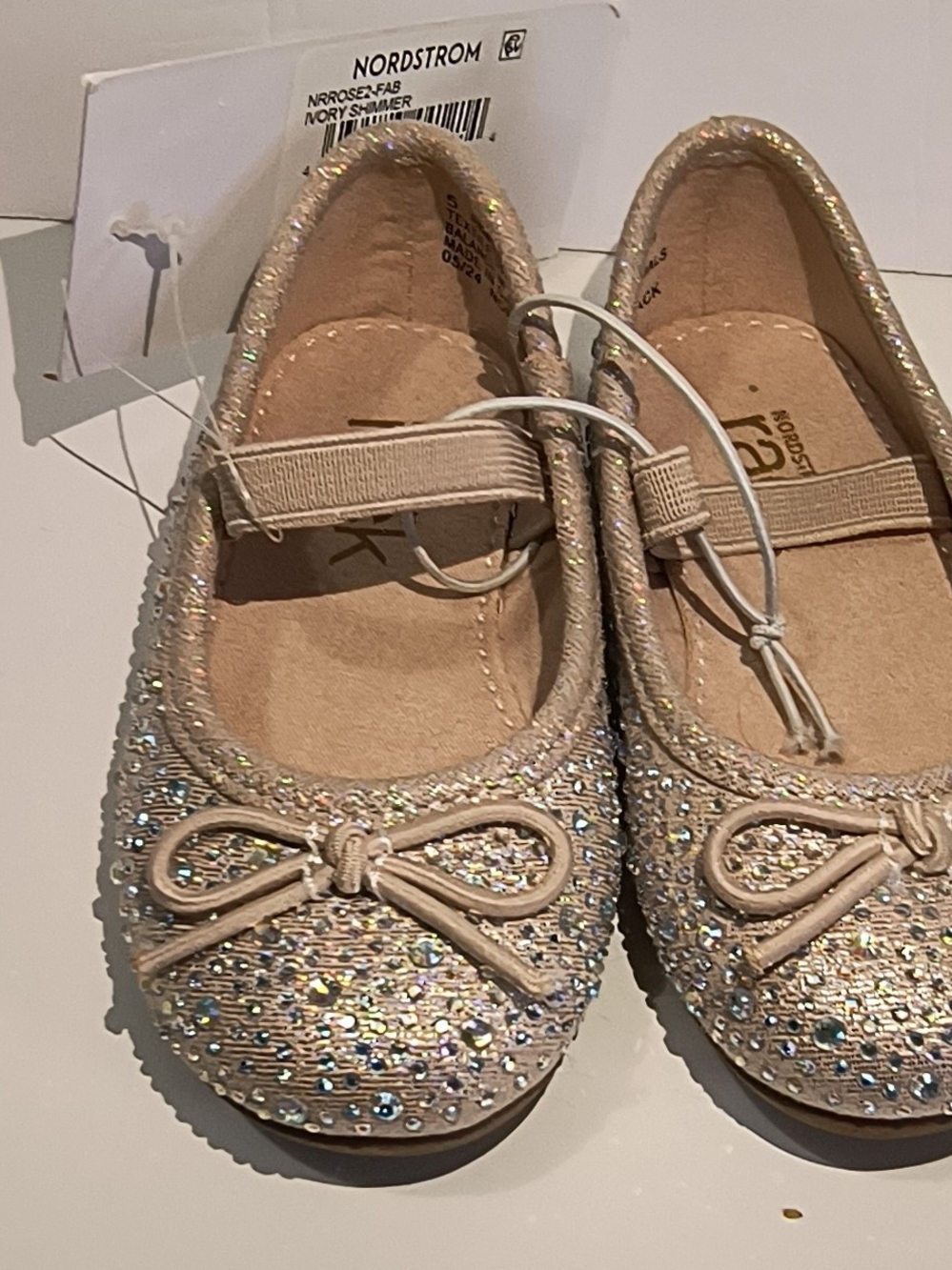 Nordstrom Kids Ivory/Champagne Glitter Bow Ballet Flats